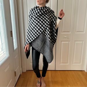 Stylish Reversible Black and White Checkered Poncho